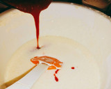 Foto del paso 7 de la receta: Cheesecake de frutillas 🍓y leche condensada sin horno