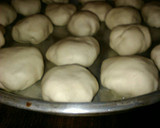 Foto del paso 2 de la receta: Bollitos de salame y queso