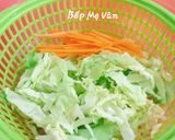 Hình bước làm 1 của món Chả cá xào bắp cải và cà rốt
