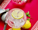 A picture of step 3 of Ice Lemon Tea.