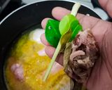 Foto langkah ke 2 dari resep Ayam Goreng Bumbu Kuning.