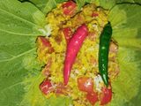 লাউ পাতায় টমেটো পাতুরি (lau patay tomato paturi recipe in Bengali)