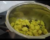 दुधी भोपळ्याची भाजी (Dudhi Bhoplyachi Bhaji Recipe In Marathi) रेसिपी स्टेप 2 फोटो 