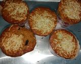Foto langkah ke 7 dari resep Muffin Pisang Kurma Keju.