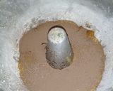 Foto del paso 2 de la receta: Torta invertida de durazno espolvoreada con cacao