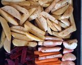 Tepsis karaj🥓-tarja🥩-comb🍗 zöldségekkel🥕🥔🍎🧅 recept fázis 2 fotója