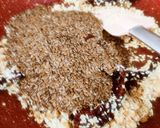 A picture of step 2 of Flax seeds and garlic chutney.