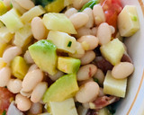 Foto del paso 4 de la receta: Ensalada de judías blancas con vinagreta de cebollino y limón 🍋🍋🥑