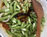 รูปขั้นตอนการทำที่ 5 ของ 🦑 ผัดพริกแกงปลาหมึก 🦑🥚ไข่เค็ม