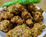 A picture of step 4 of Matki sprouts pakoda.