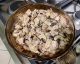Une image de l'étape 7 de Poulet mariné aux aubergines et parmesan.