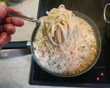 Φωτογραφία βήματος 10 της συνταγής Spaghetti με αρακά, χωριάτικο λουκάνικο και κρέμα γάλακτος