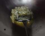 Foto langkah ke 2 dari resep Tumis Daun Singkong Ikan Teri.