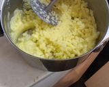 Foto del paso 4 de la receta: Milanesa de merluza con puré de papa