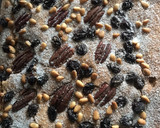 Foto del paso 6 de la receta: Coca con frutos secos