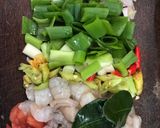 Foto langkah ke 1 dari resep Tumis jamur enoki dan tofu.