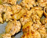 รูปขั้นตอนการทำที่ 1 ของ ไก่ย่างเนยพริกไทยดำผัดไวน์ผลไม้