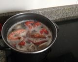 Foto del paso 1 de la receta Cazuela de pescado con calamares frescos y gamba grande