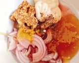Hình bước làm 6 của món 10 Loại Sốt Trộn Salad Đơn Giản Với Các Nguyên Liệu Cơ Bản 🥗