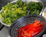 A picture of step 3 of Vietnamese summer rolls.