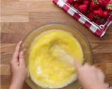 A picture of step 3 of Strawberry Cheese Cake Roll.