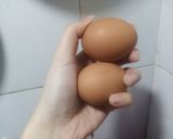 Hình bước làm 3 của món Trứng chiên nấm hoàng đế