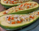 Foto del paso 3 de la receta: Zucchini relleno de pechuga de pollo y verduras