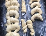 Foto del paso 3 de la receta: Medialunas de panadería en casa