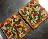 A picture of step 4 of Bread Pizza.