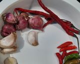 Foto langkah ke 2 dari resep Ayam Woku Pedas.