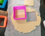 Foto del paso 5 de la receta: Galletitas set de maquillaje 💅👄