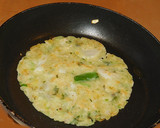 நேற்று சாதம் இன்று அக்கி மசாலா ரொட்டி(akki masala roti recipe in tamil) ரெசிபி ஸ்டேப் 3 புகைப்படம்