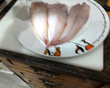 Foto del paso 6 de la receta: Rape a la plancha con guarnición de espárragos salteados y tomate cherry