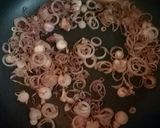 Hình bước làm 4 của món Thịt heo rang cháy cạnh