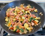 Une image de l'étape 9 de Gratin de macaronis au lard, courgettes et roquefort.