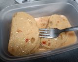 A picture of step 2 of Spicy chilli egg bread.