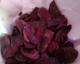 Foto langkah ke 2 dari resep Keripik ubi ungu.