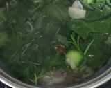 Foto langkah ke 3 dari resep Sayur Bening Bayam & Oyong.