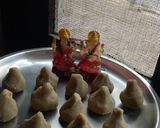 A picture of step 4 of Milk powder modak.