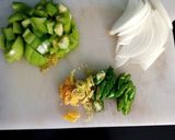 Foto langkah ke 1 dari resep Tongkol Suwir Cabe Hijau.