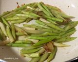 Foto langkah ke 3 dari resep Asparagus Tumis Ayam.