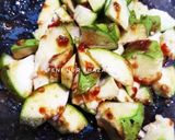 Foto langkah ke 3 dari resep Lutis / Lotis / Rujak mangga muda pedes bikin nagih.
