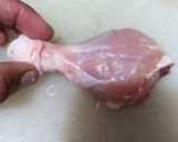 Foto del paso 1 de la receta: Piernas de pollo indues abrazadas con panceta ahumada