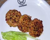 A picture of step 9 of Chicken burger petties.