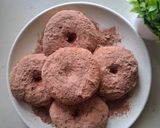 Foto langkah ke 10 dari resep 🍩 Donat empuk topping coklat bubuk.