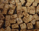 Foto del paso 4 de la receta: Tofu orgánico a las 7 especias 🌱 comino, cúrcuma, pimienta, pimentón, canela, jengibre y merkén 🍜
