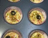 صورة لخطوة 3 من وصفة مافن مالح كيتو 🥚🫑🧀🫒