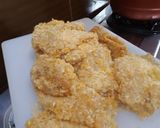 A picture of step 3 of Chicken Katsu 鳥勝.