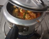 প্রেসার কুকার চিকেন(Pressure cooker chicken recipe in Bengali) রেসিপি ধাপ - 7 ছবি