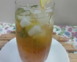 A picture of step 3 of Peach ice tea.